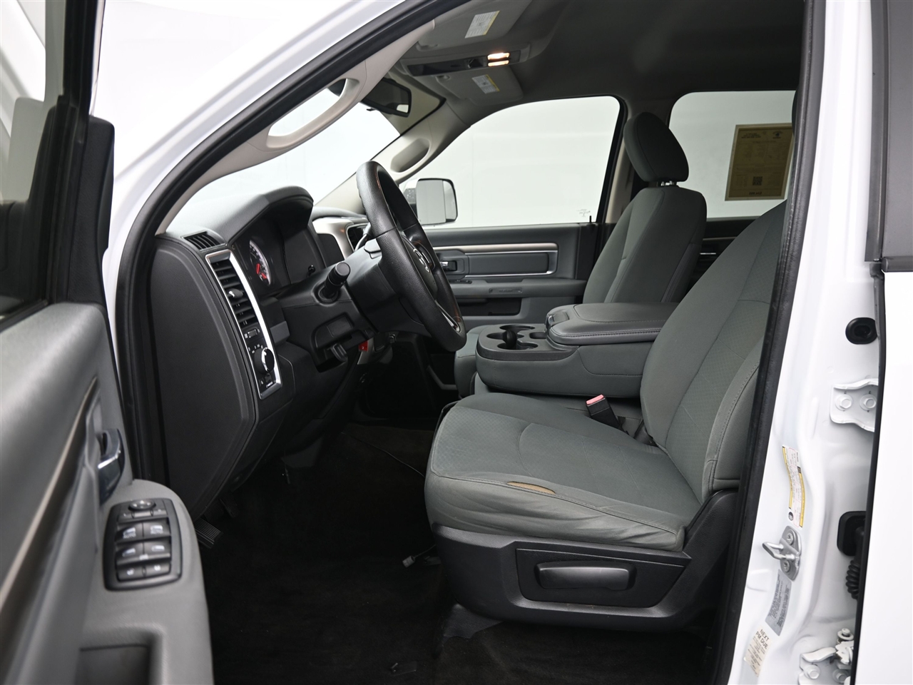 RAM 2500 SLT Crew Cab SWB 4WD 2016