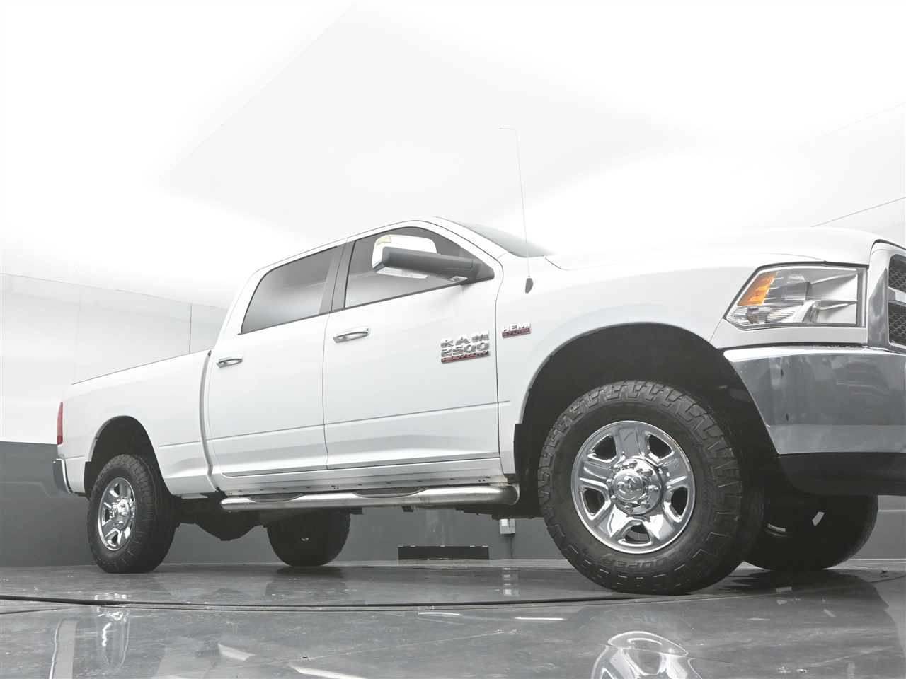 RAM 2500 SLT Crew Cab SWB 4WD 2016