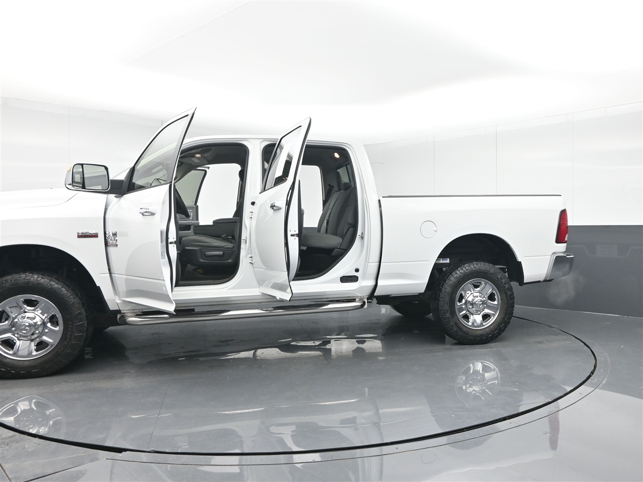 RAM 2500 SLT Crew Cab SWB 4WD 2016