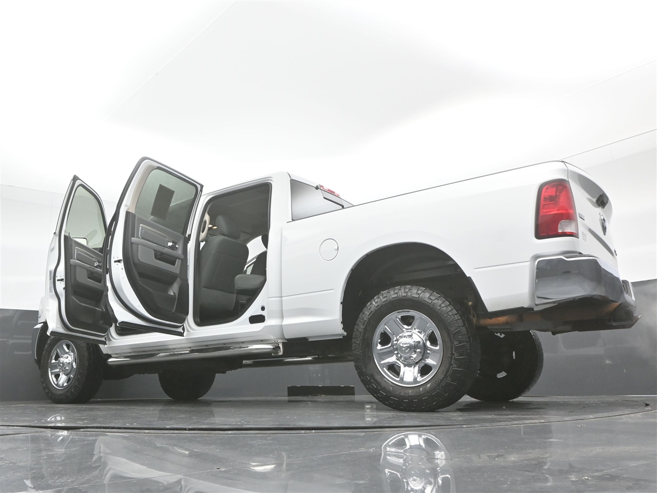 RAM 2500 SLT Crew Cab SWB 4WD 2016