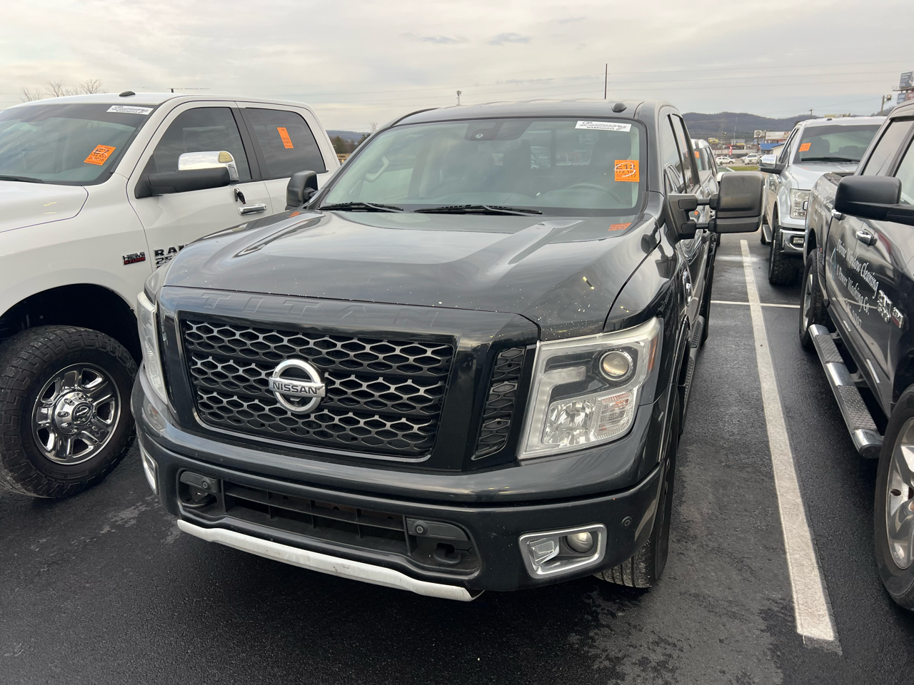 Nissan Titan PRO-4X Crew Cab 4WD 2017