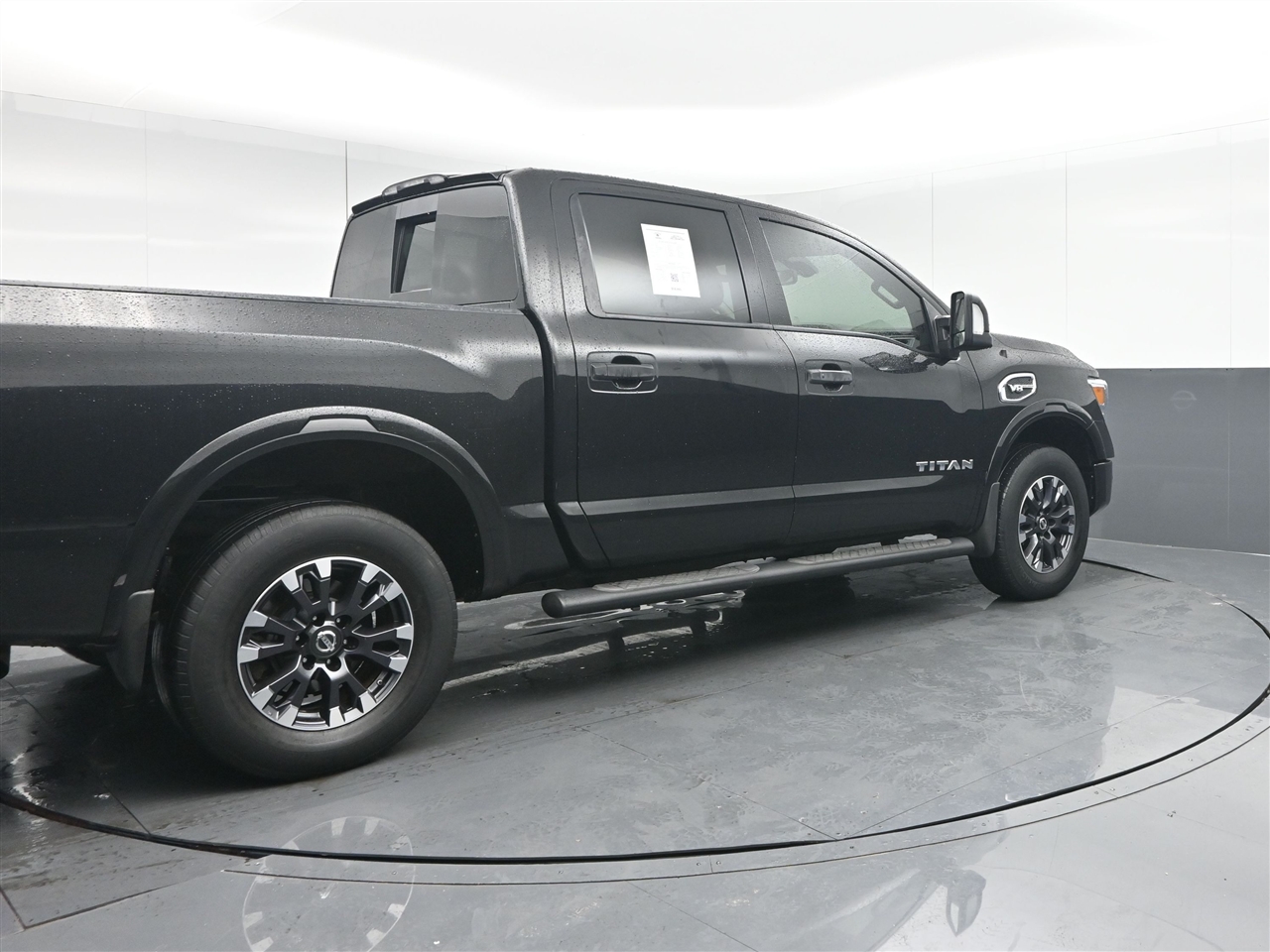 Nissan Titan PRO-4X Crew Cab 4WD 2017