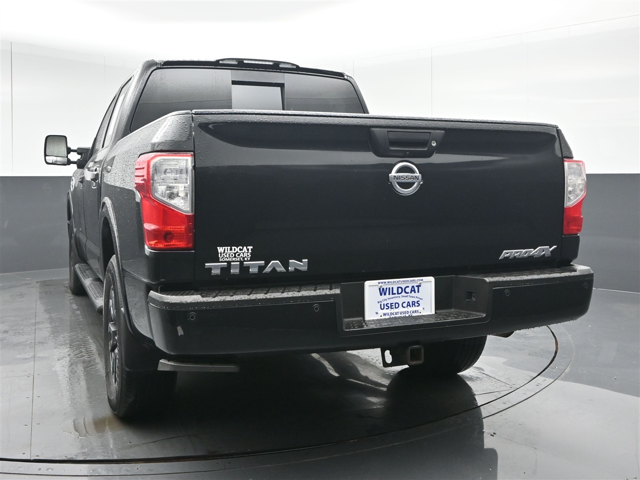 Nissan Titan PRO-4X Crew Cab 4WD 2017
