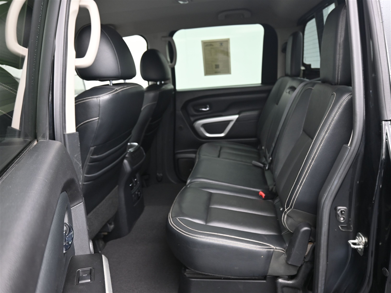 Nissan Titan PRO-4X Crew Cab 4WD 2017