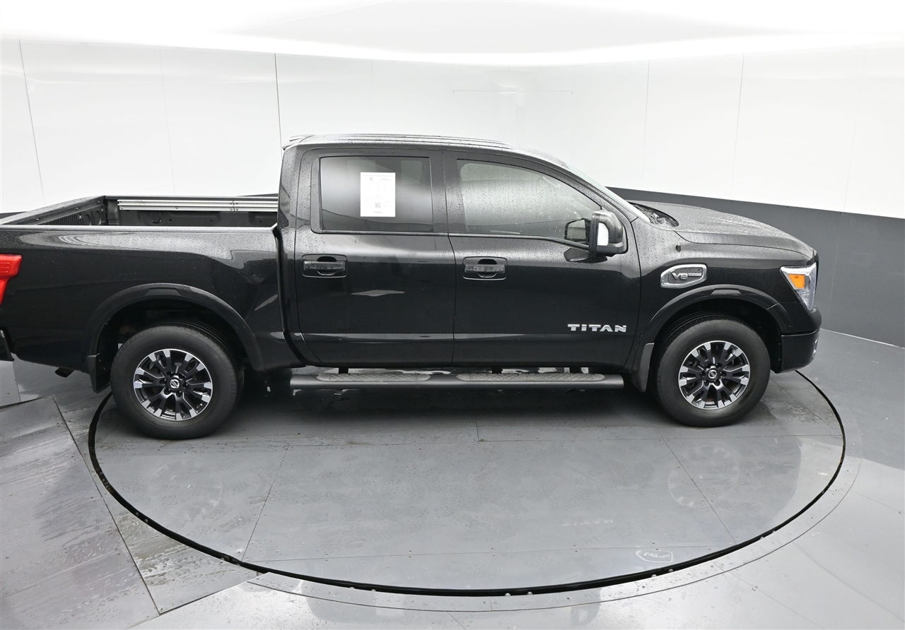 Nissan Titan PRO-4X Crew Cab 4WD 2017