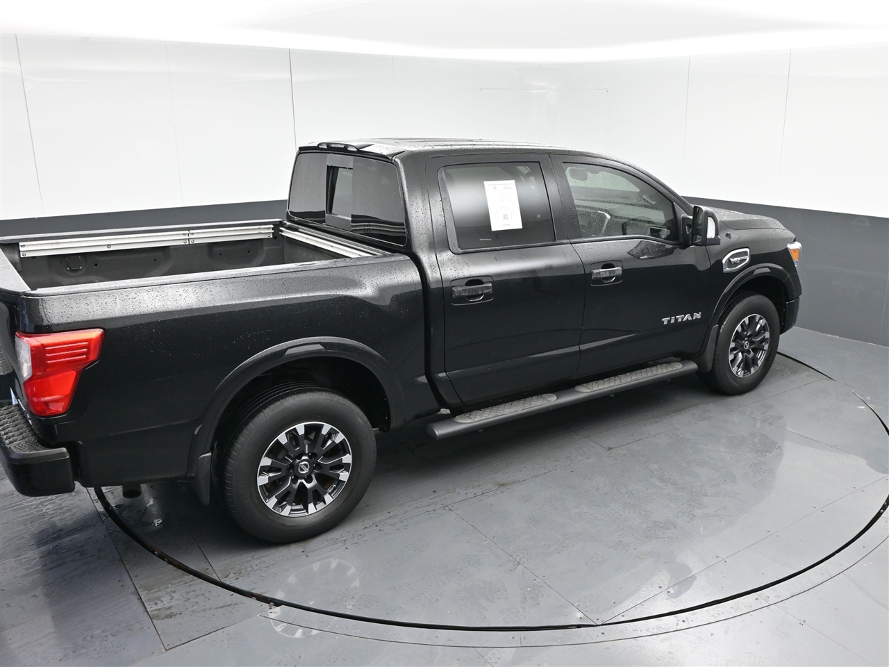 Nissan Titan PRO-4X Crew Cab 4WD 2017
