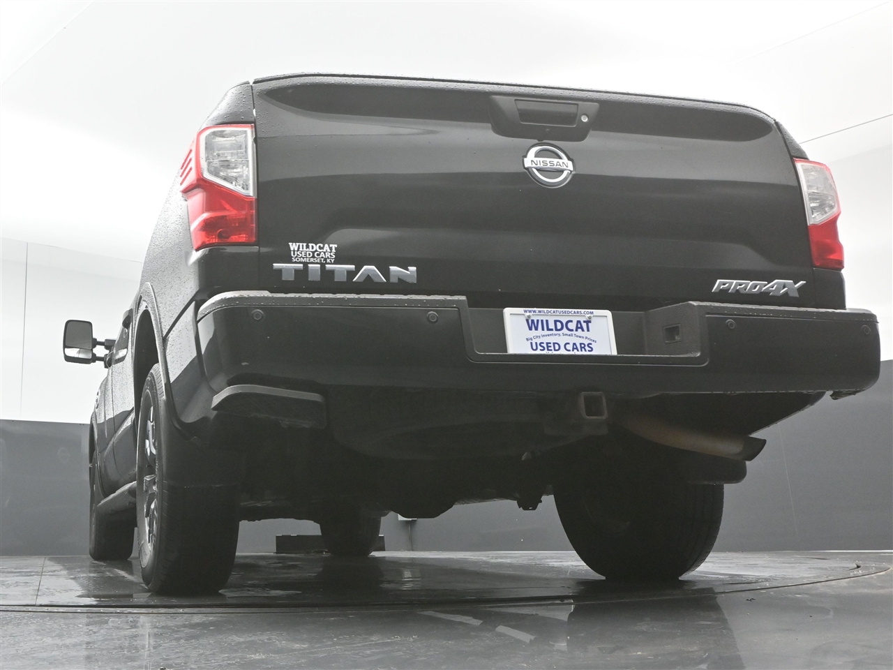 Nissan Titan PRO-4X Crew Cab 4WD 2017