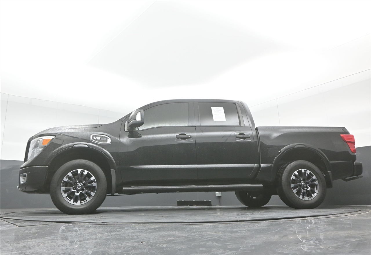 Nissan Titan PRO-4X Crew Cab 4WD 2017