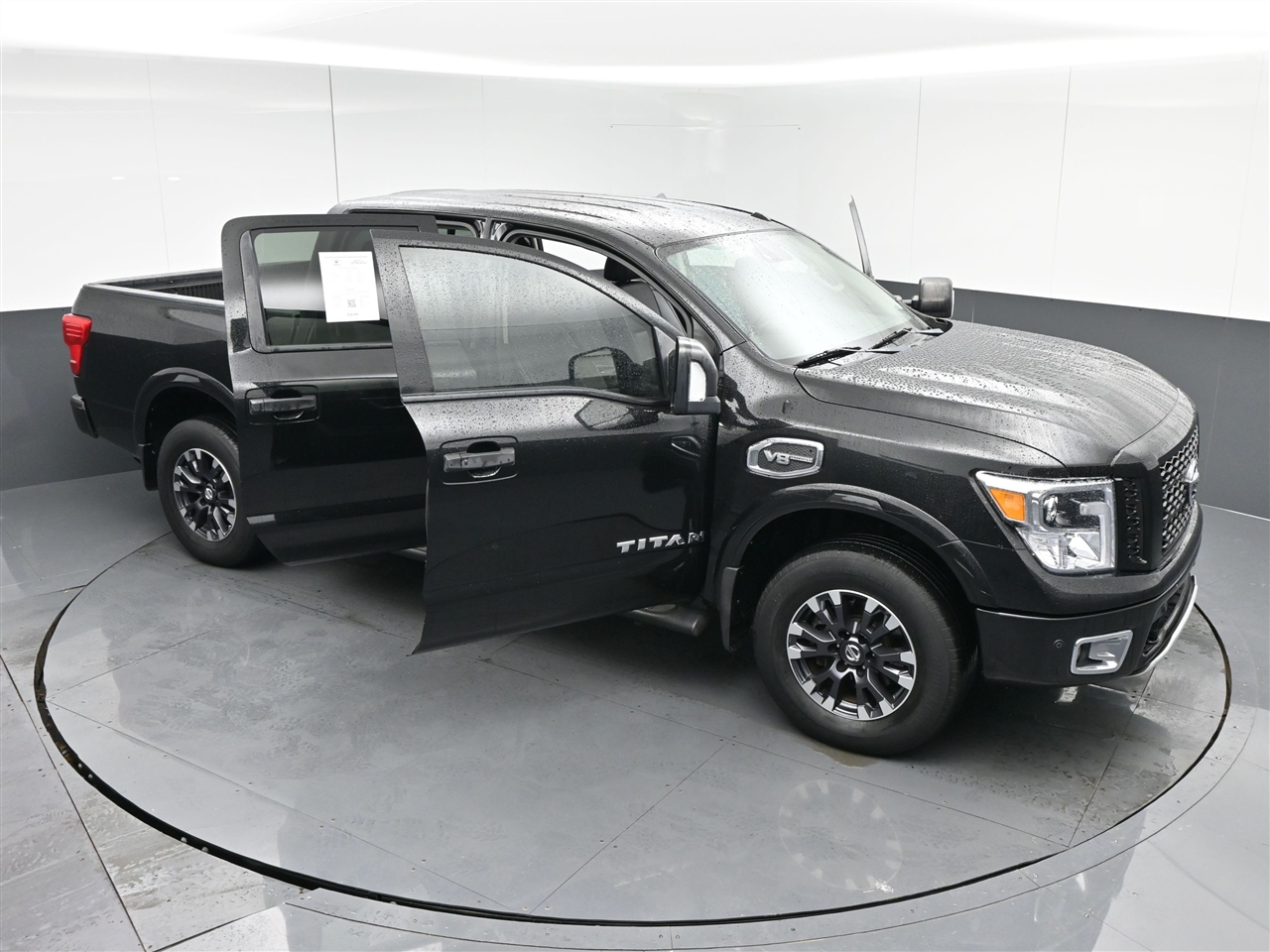 Nissan Titan PRO-4X Crew Cab 4WD 2017