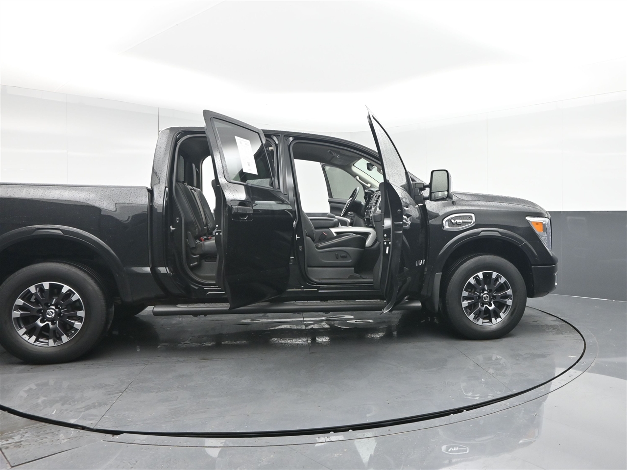 Nissan Titan PRO-4X Crew Cab 4WD 2017