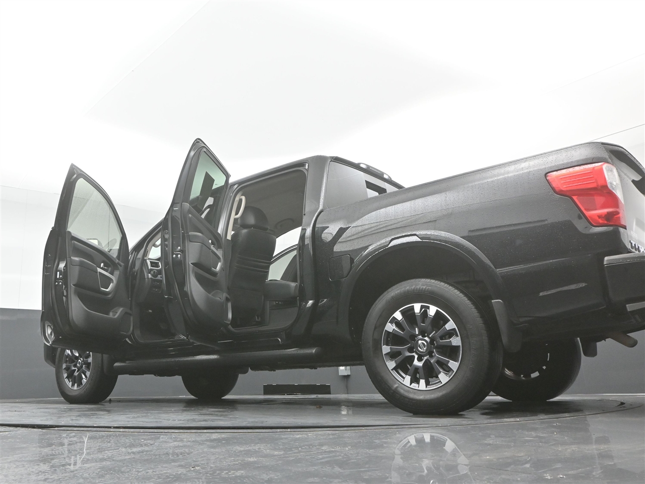 Nissan Titan PRO-4X Crew Cab 4WD 2017