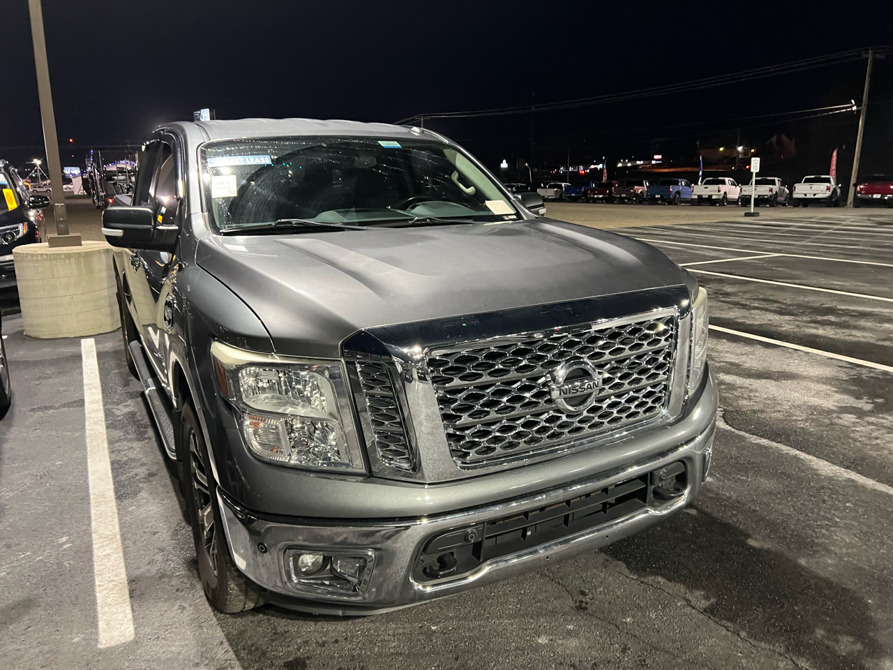 Nissan Titan SV Crew Cab 4WD 2017