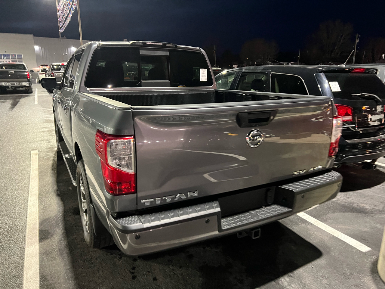 Nissan Titan SV Crew Cab 4WD 2017