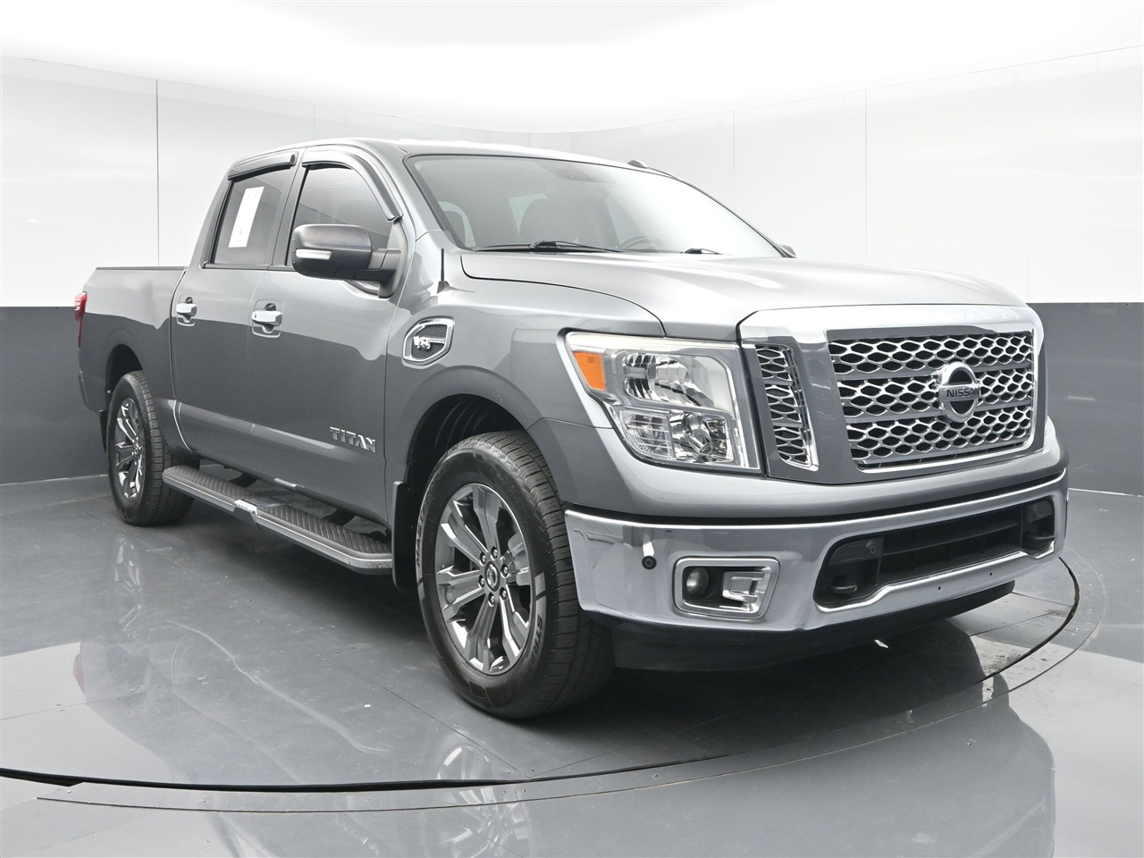 2017 Nissan Titan SV Crew Cab 4WD