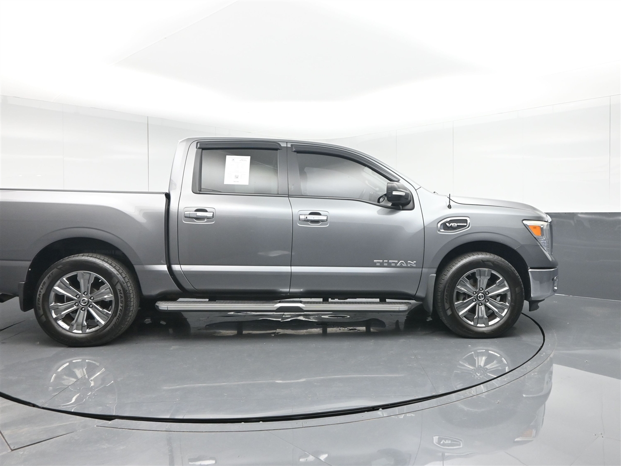 Nissan Titan SV Crew Cab 4WD 2017