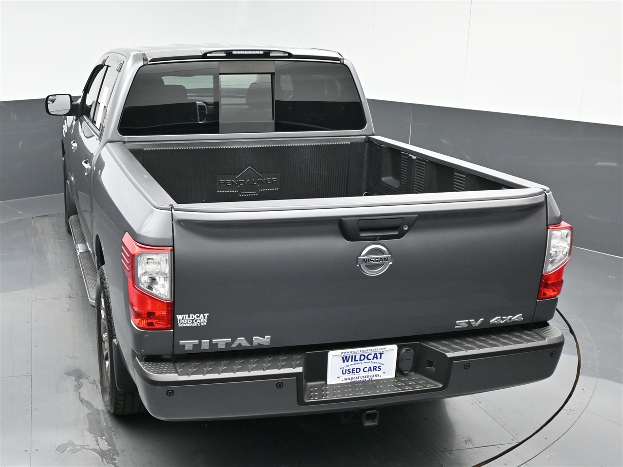 Nissan Titan SV Crew Cab 4WD 2017