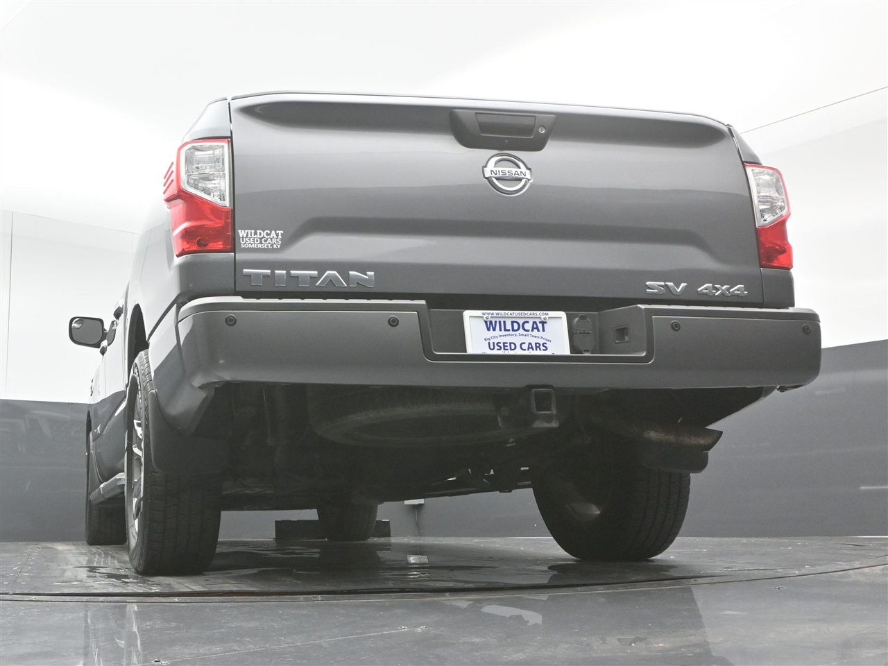 Nissan Titan SV Crew Cab 4WD 2017