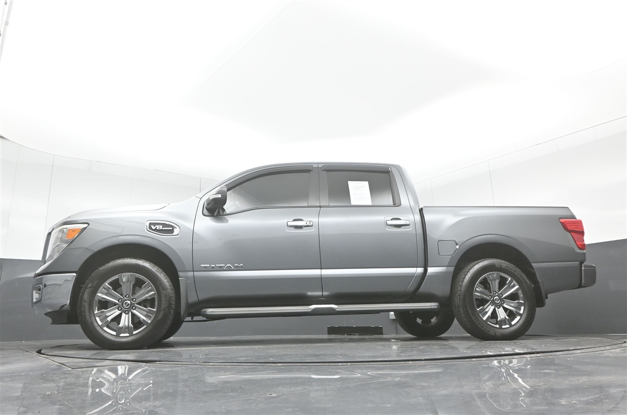 Nissan Titan SV Crew Cab 4WD 2017