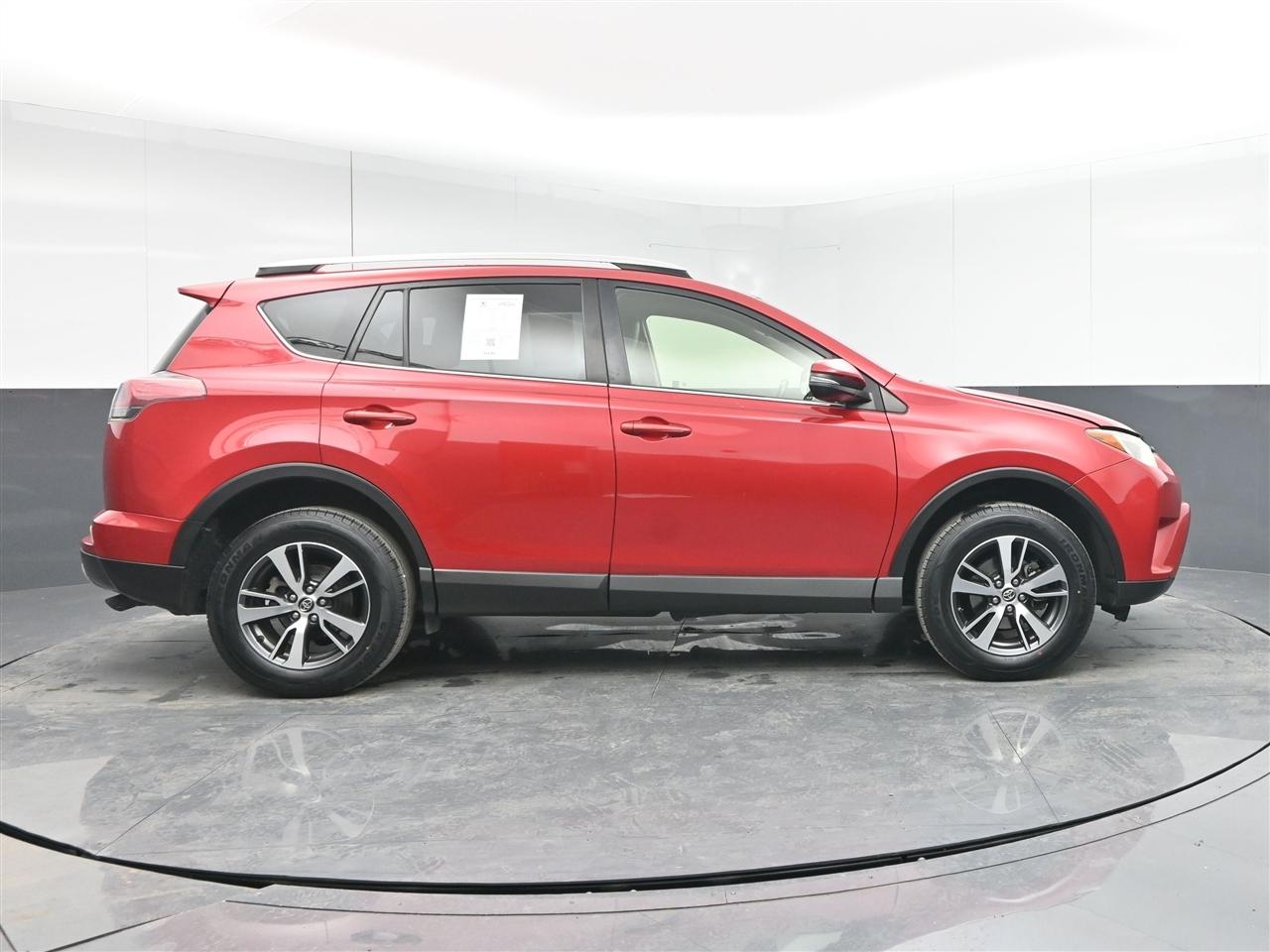 Toyota RAV4 XLE FWD 2016