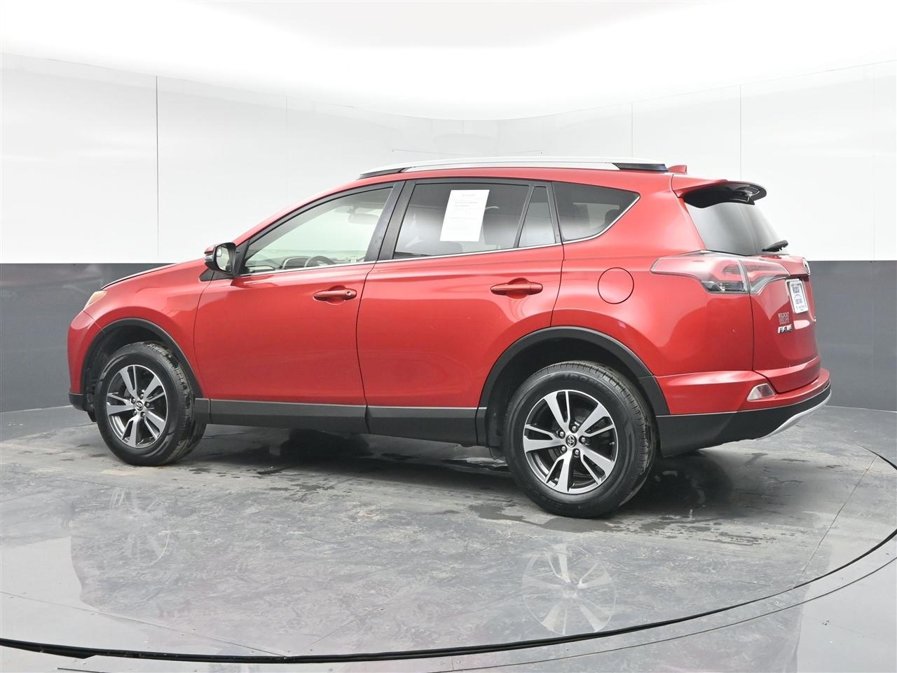 Toyota RAV4 XLE FWD 2016