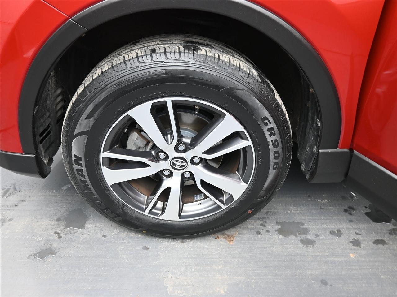 Toyota RAV4 XLE FWD 2016