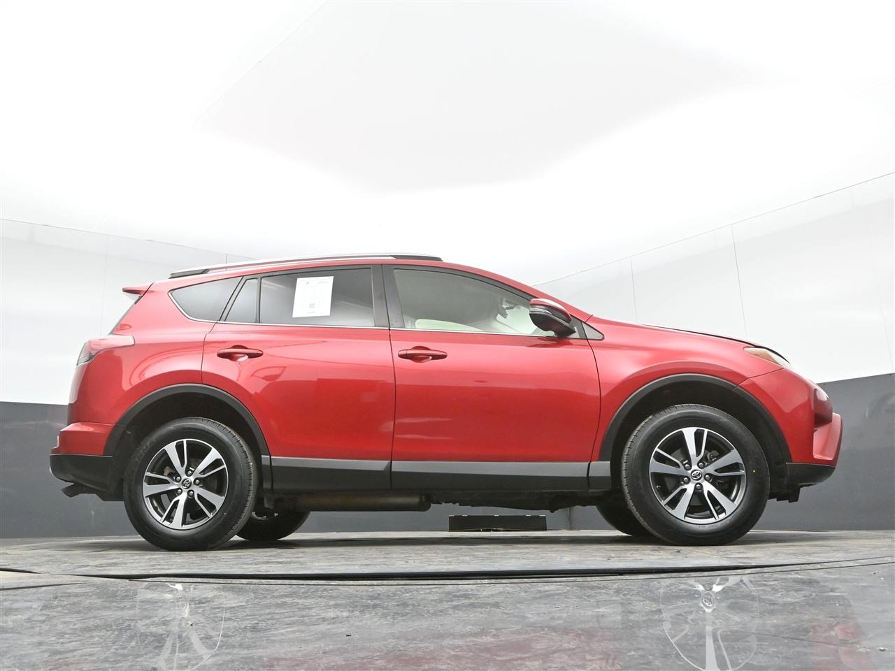 Toyota RAV4 XLE FWD 2016