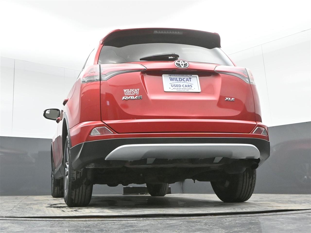 Toyota RAV4 XLE FWD 2016