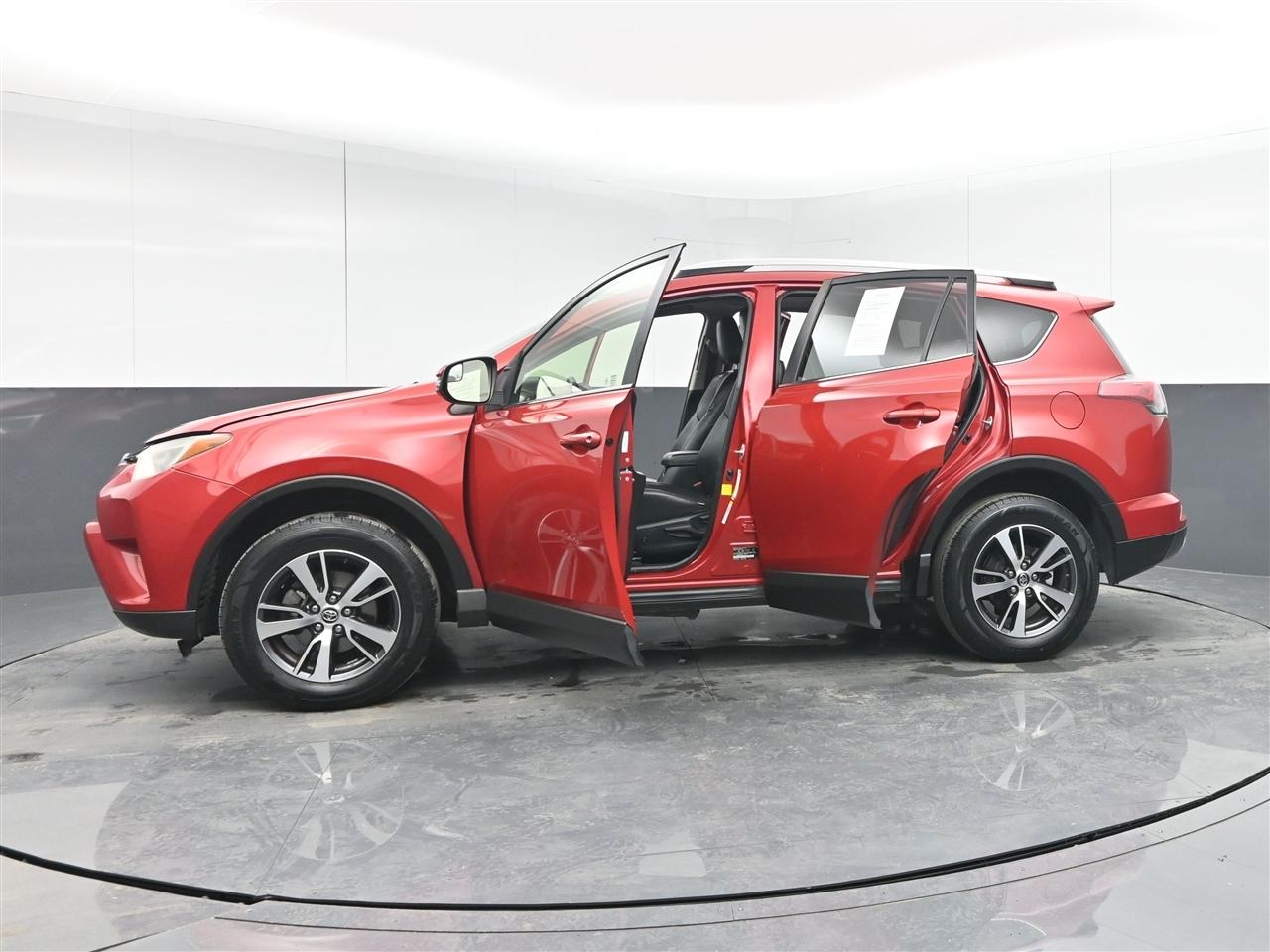 Toyota RAV4 XLE FWD 2016