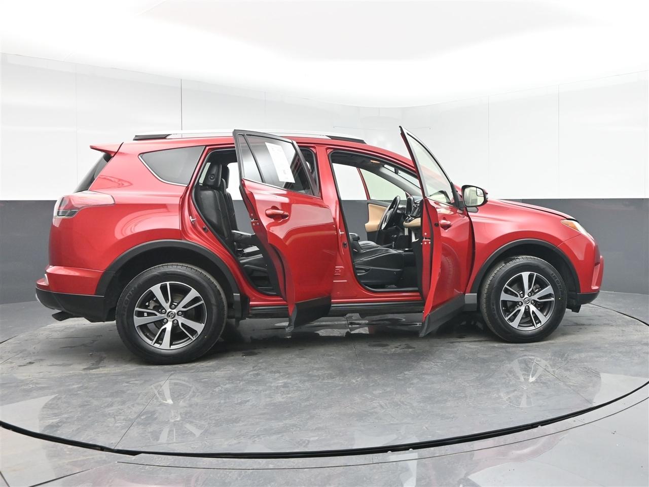 Toyota RAV4 XLE FWD 2016