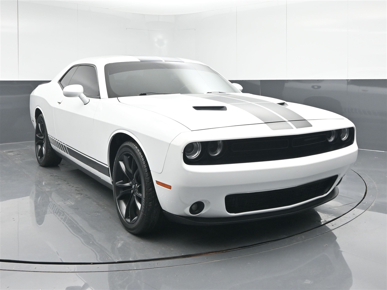 2017 Dodge Challenger SXT Plus