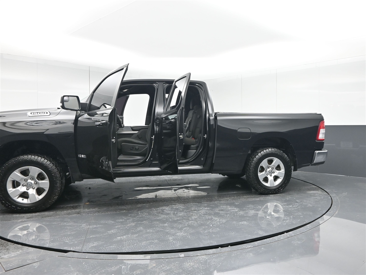 RAM 1500 Big Horn Quad Cab 4WD 2019