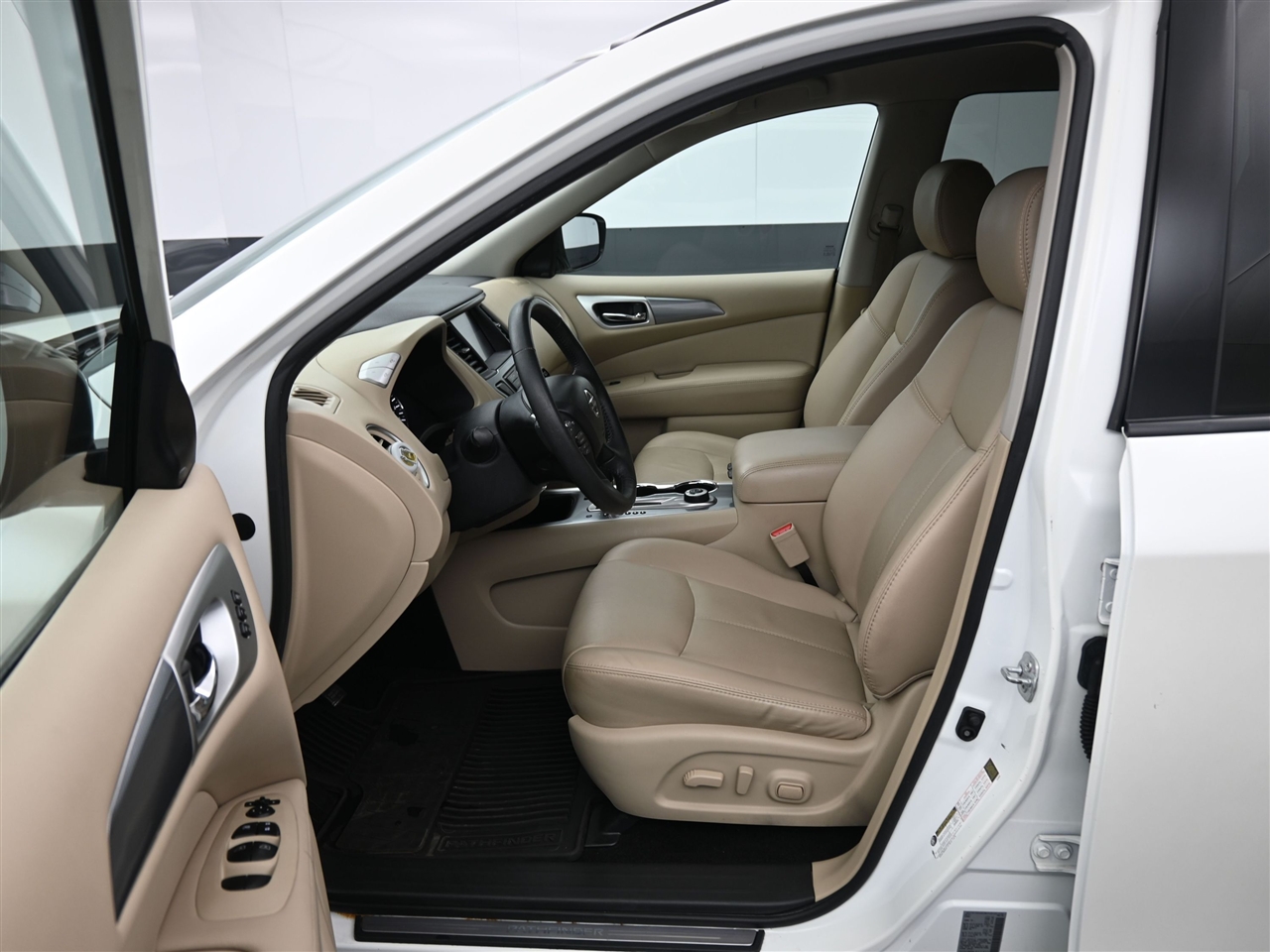 Nissan Pathfinder SL 4WD 2017