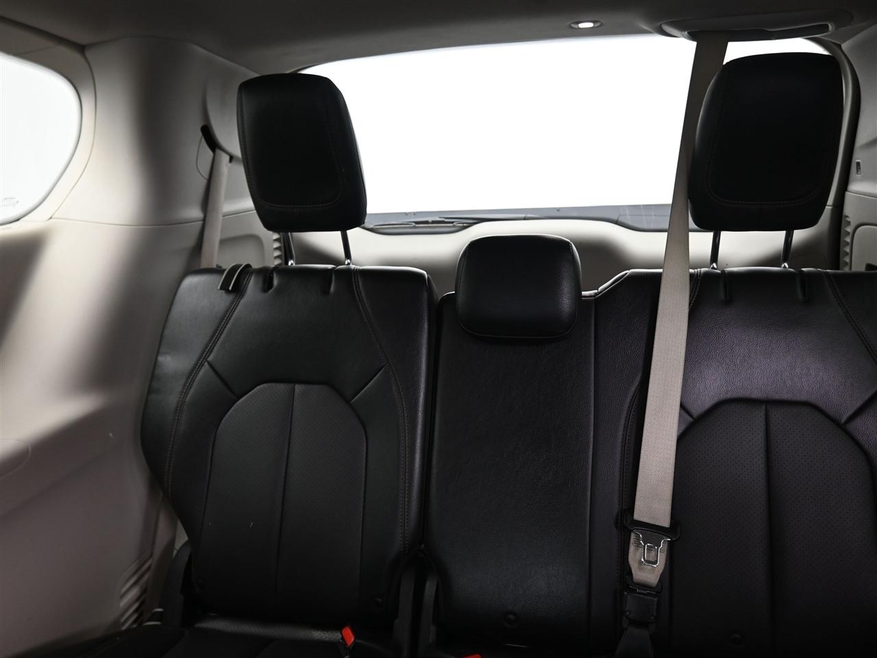 Chrysler Pacifica Touring-L Plus 2020