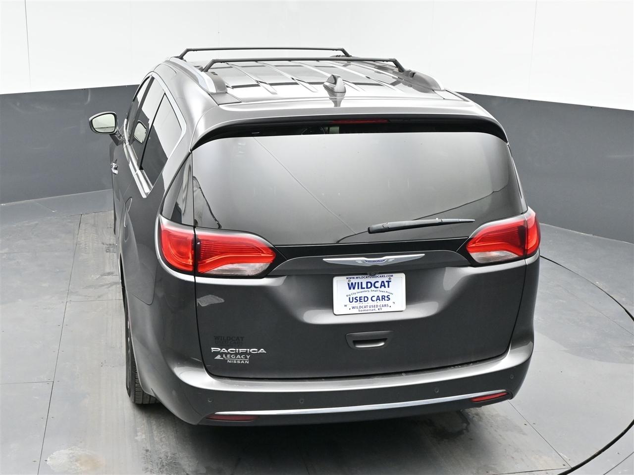 Chrysler Pacifica Touring-L Plus 2020