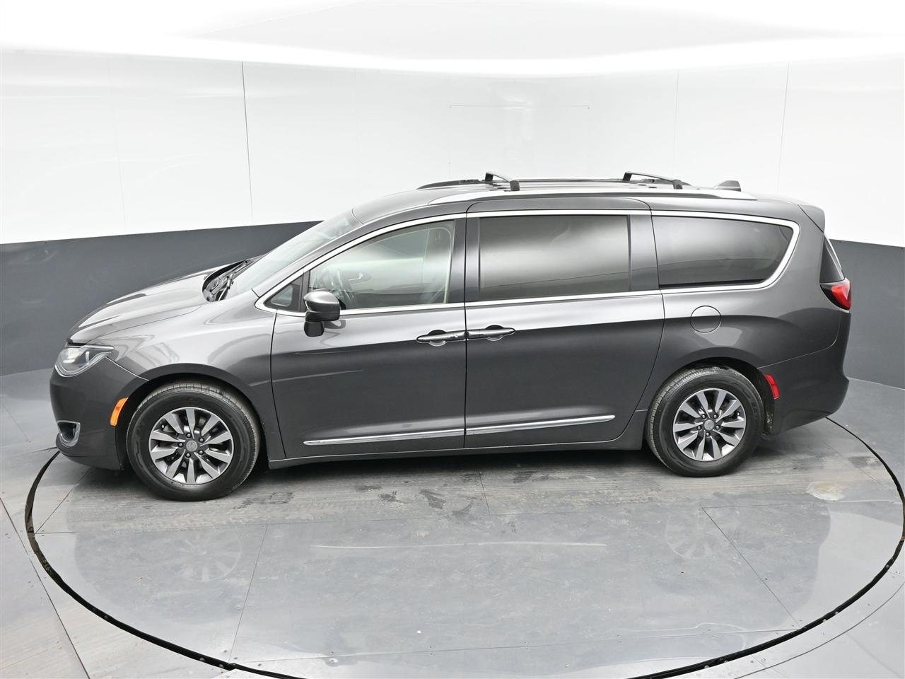 Chrysler Pacifica Touring-L Plus 2020