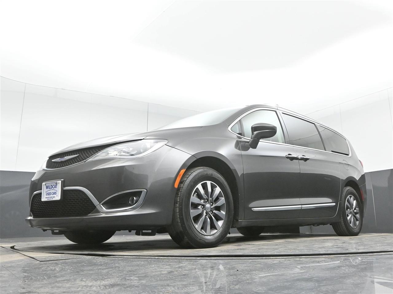 Chrysler Pacifica Touring-L Plus 2020