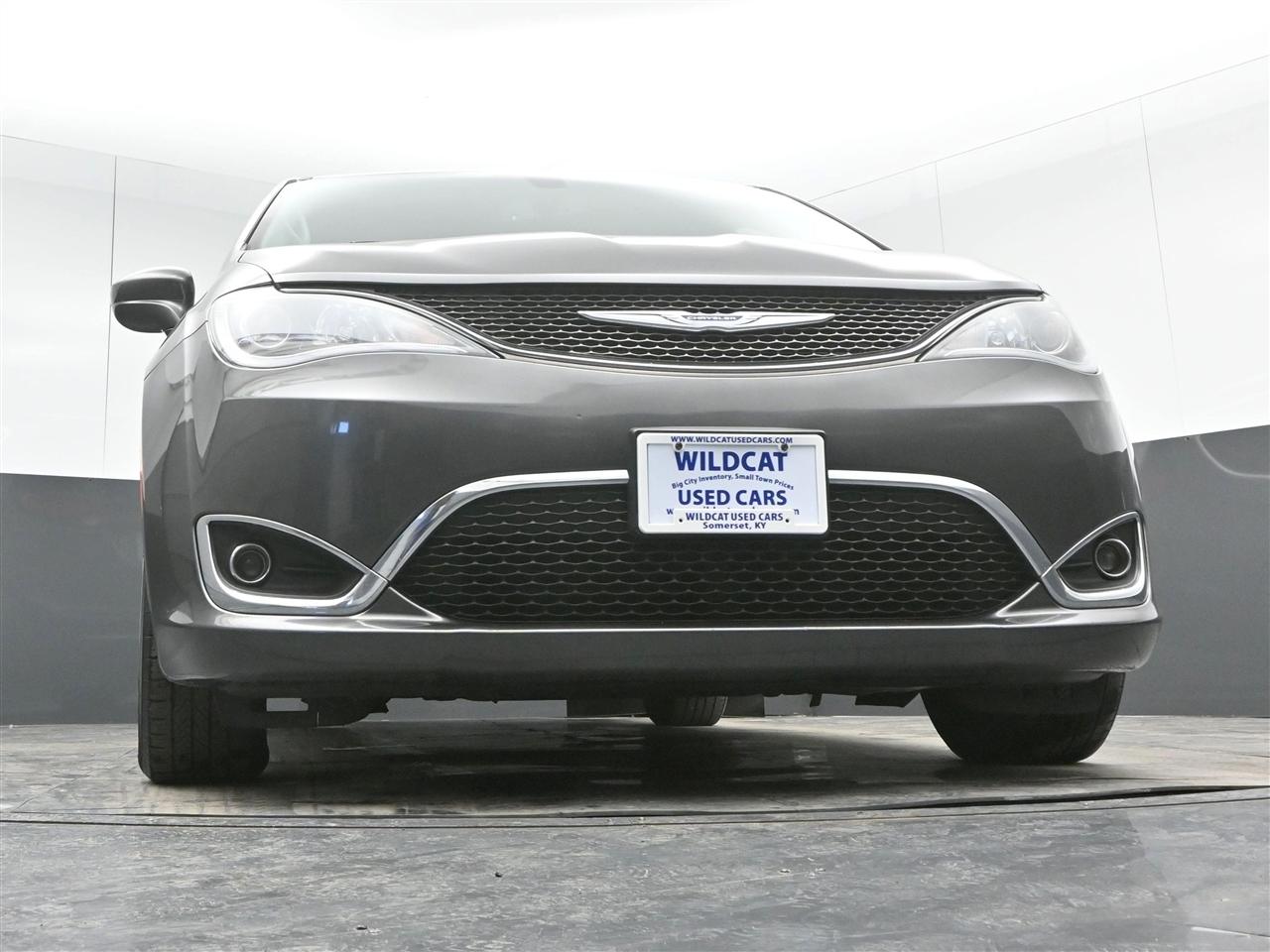 Chrysler Pacifica Touring-L Plus 2020