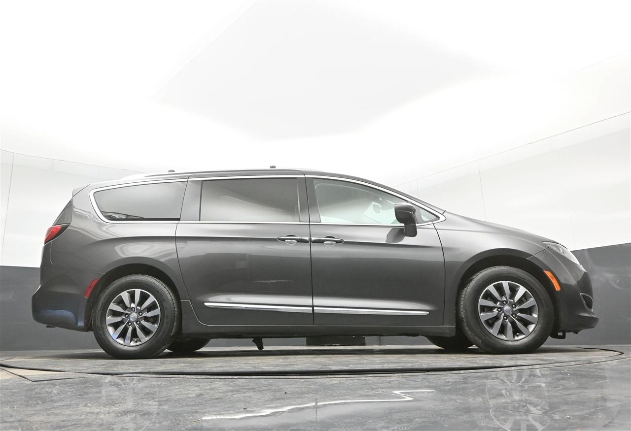 Chrysler Pacifica Touring-L Plus 2020