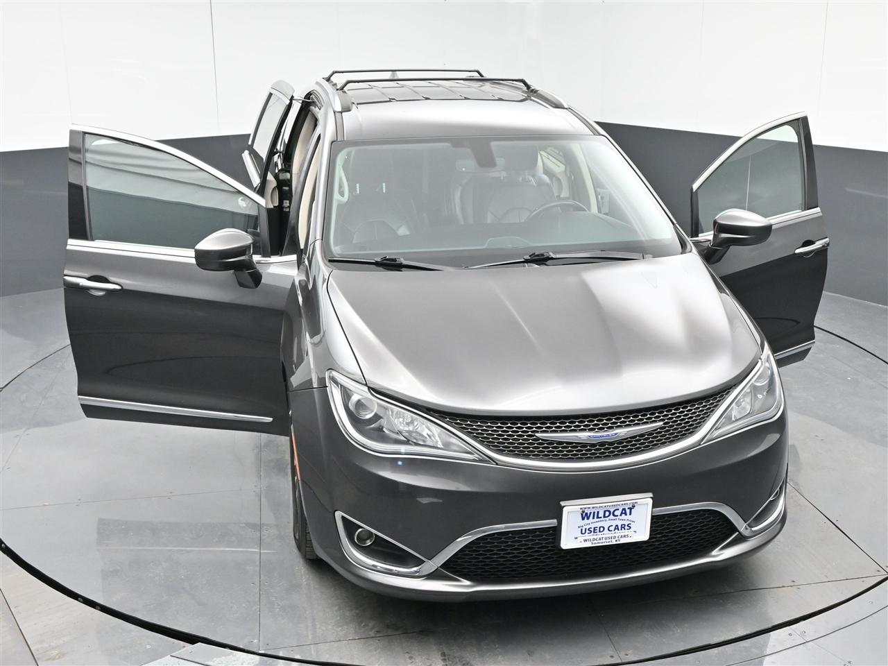Chrysler Pacifica Touring-L Plus 2020