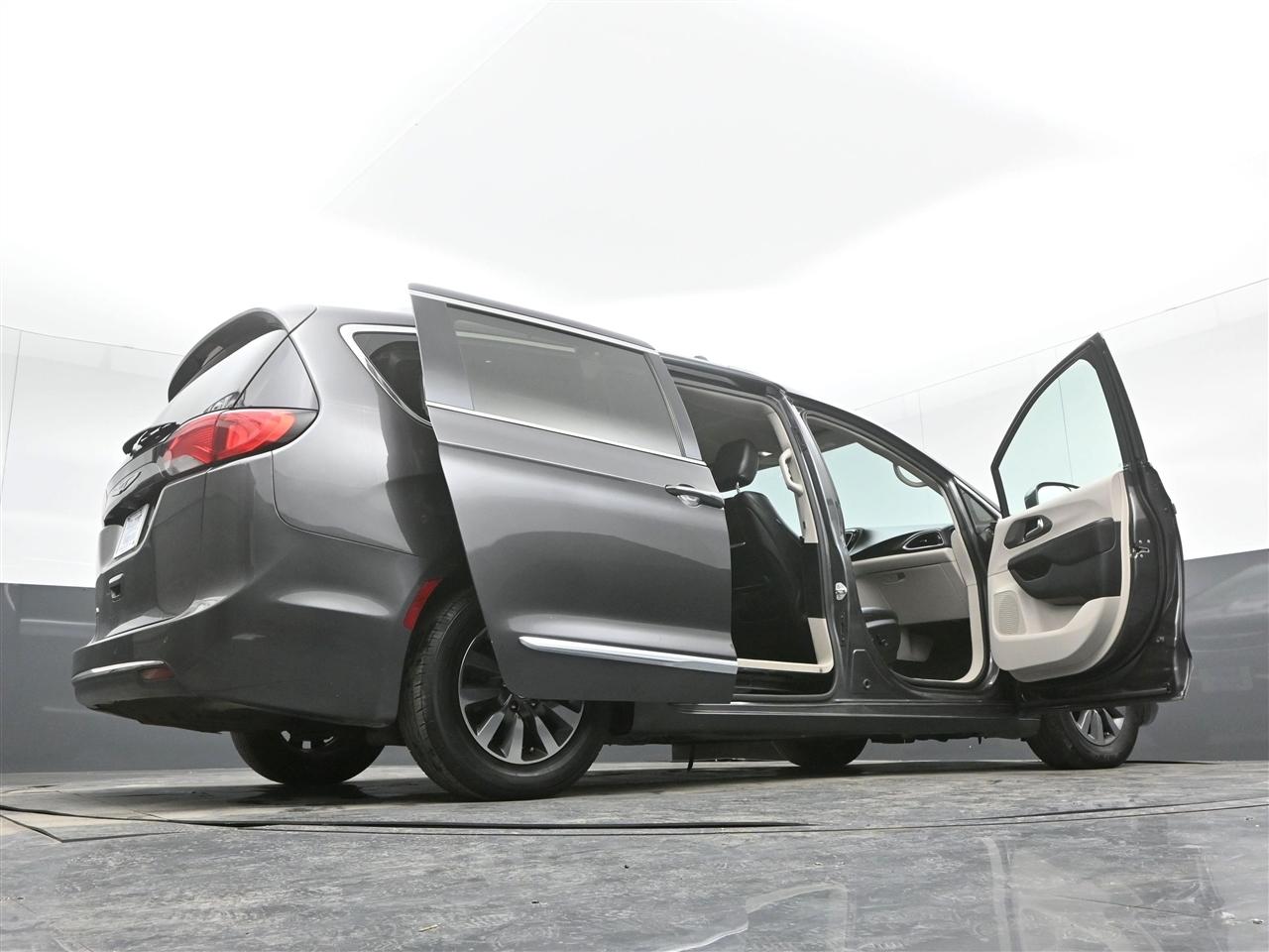 Chrysler Pacifica Touring-L Plus 2020