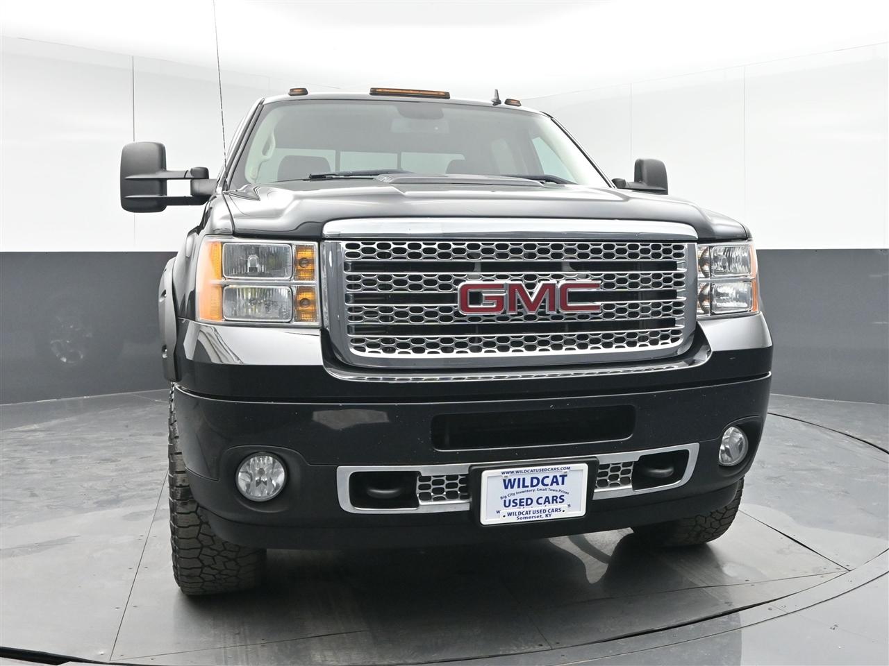 GMC Sierra 3500HD Denali Crew Cab SRW 4WD 2013