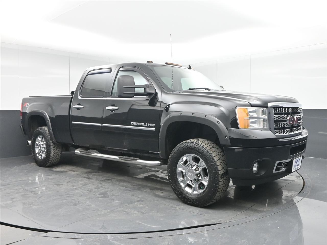 GMC Sierra 3500HD Denali Crew Cab SRW 4WD 2013