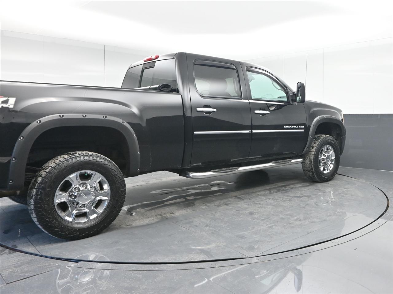 GMC Sierra 3500HD Denali Crew Cab SRW 4WD 2013