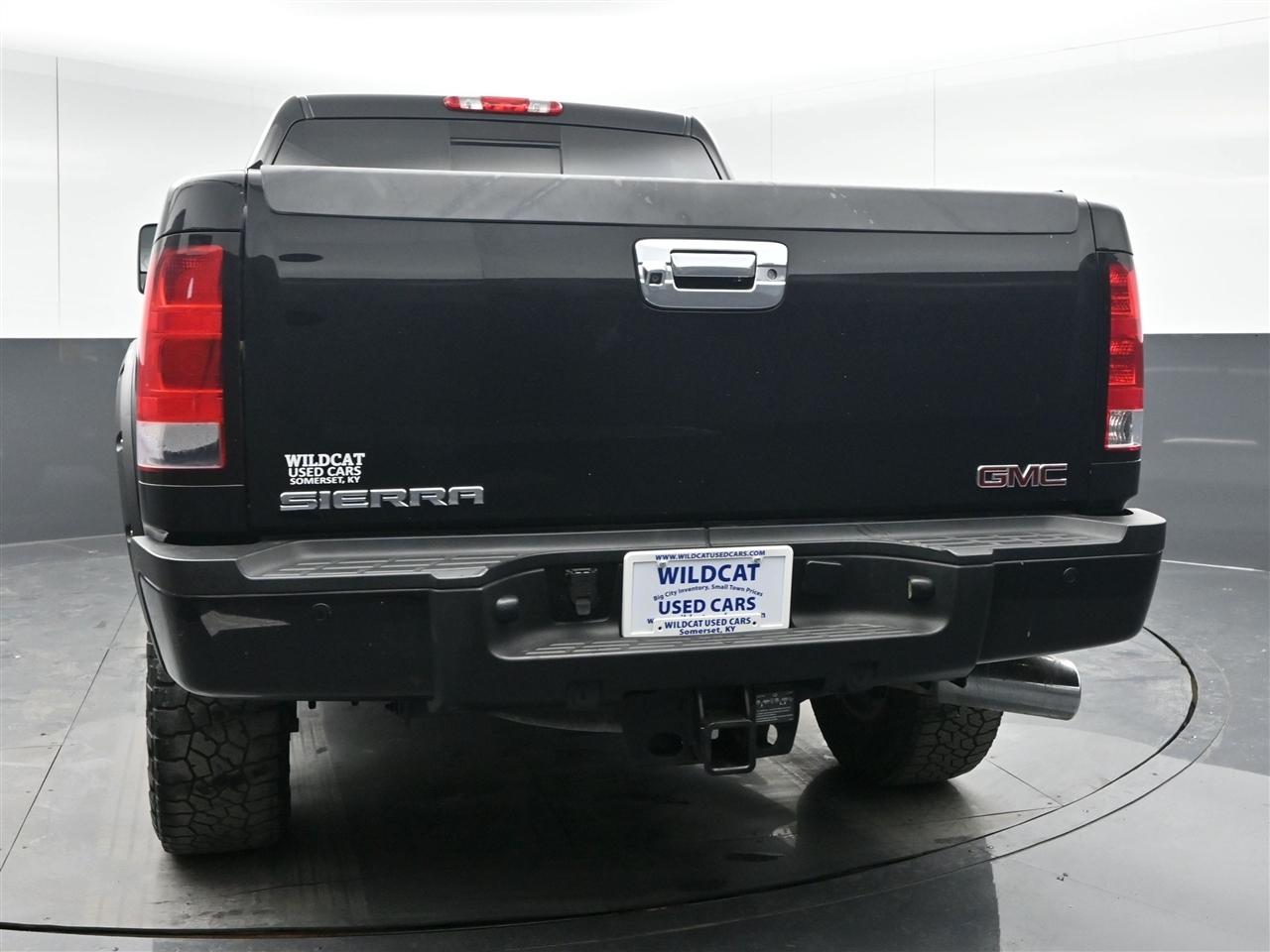 GMC Sierra 3500HD Denali Crew Cab SRW 4WD 2013