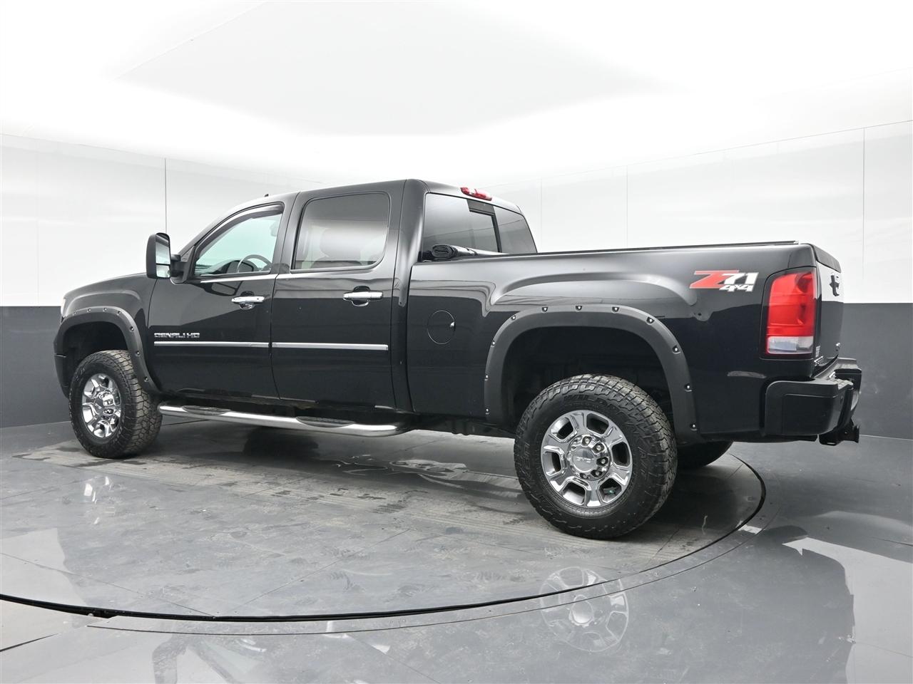 GMC Sierra 3500HD Denali Crew Cab SRW 4WD 2013