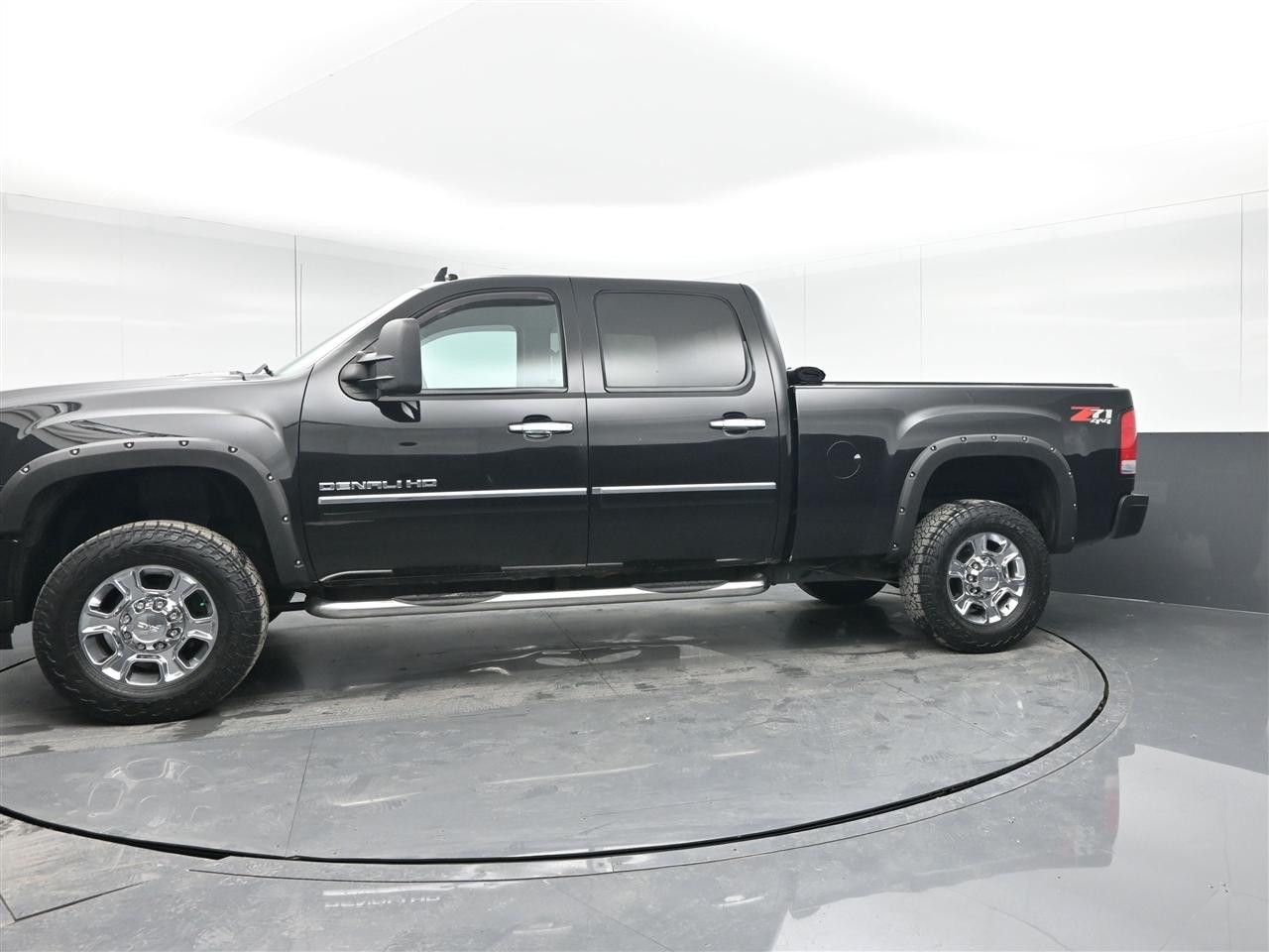 GMC Sierra 3500HD Denali Crew Cab SRW 4WD 2013
