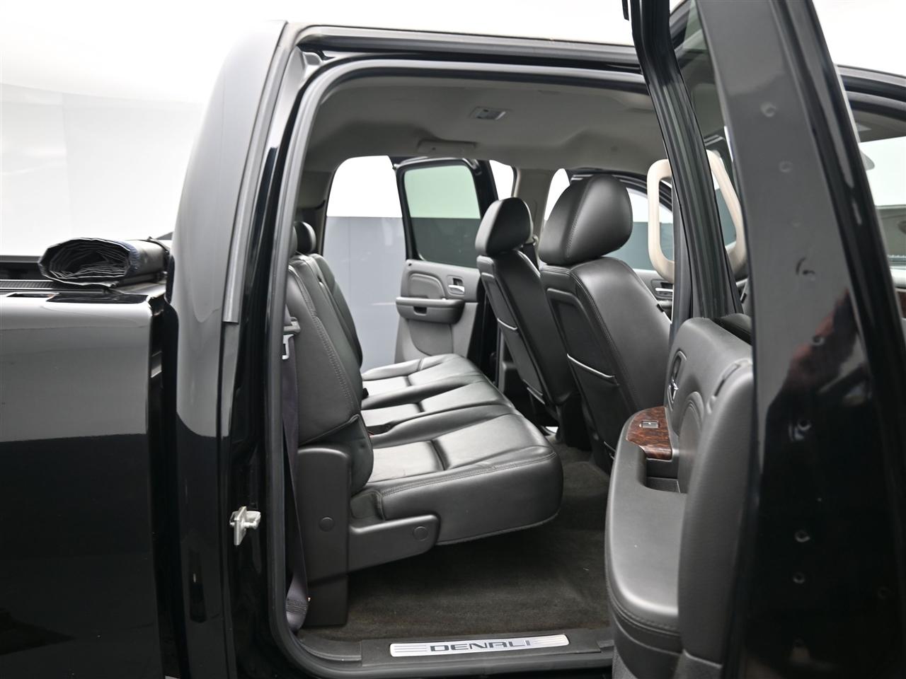 GMC Sierra 3500HD Denali Crew Cab SRW 4WD 2013