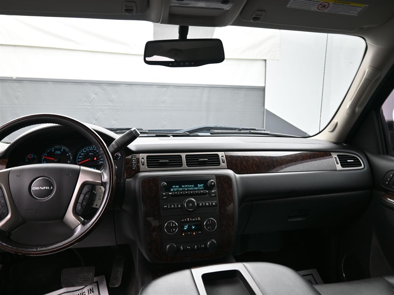 GMC Sierra 3500HD Denali Crew Cab SRW 4WD 2013