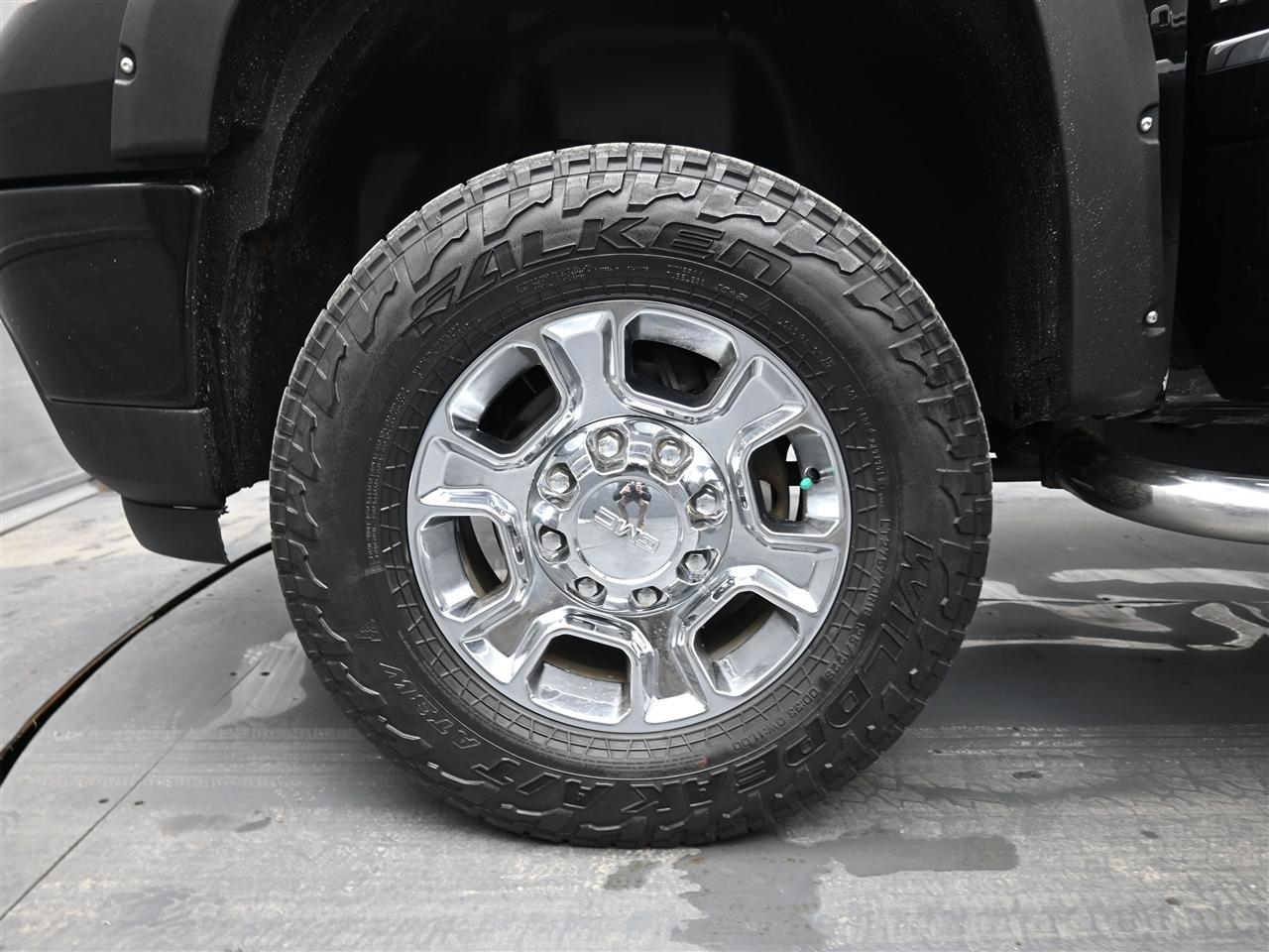 GMC Sierra 3500HD Denali Crew Cab SRW 4WD 2013