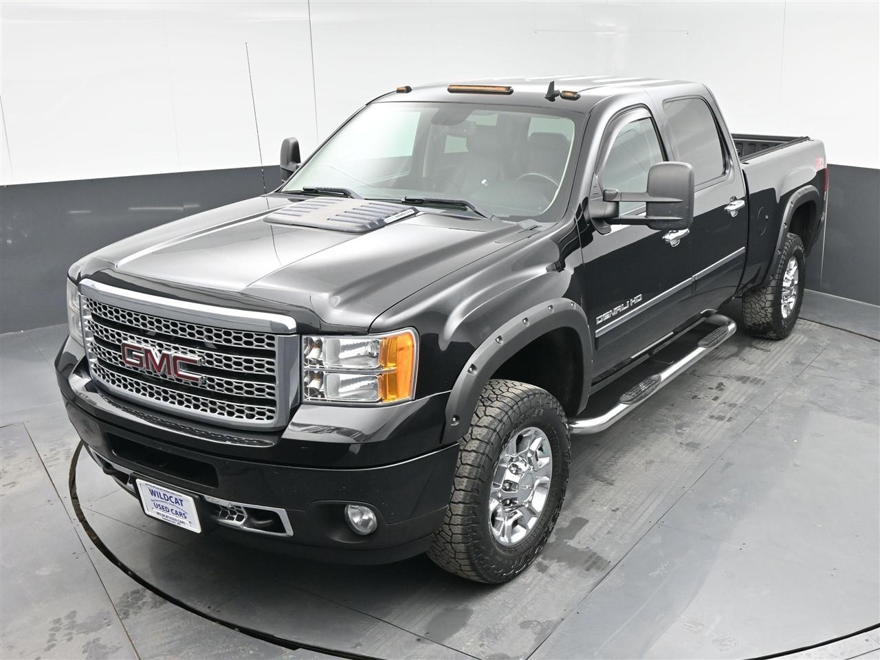 GMC Sierra 3500HD Denali Crew Cab SRW 4WD 2013